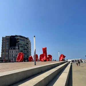 https://gezellige-studio-1-slaapkamer-4p-strand-zee-50m.ostend-hotel.net